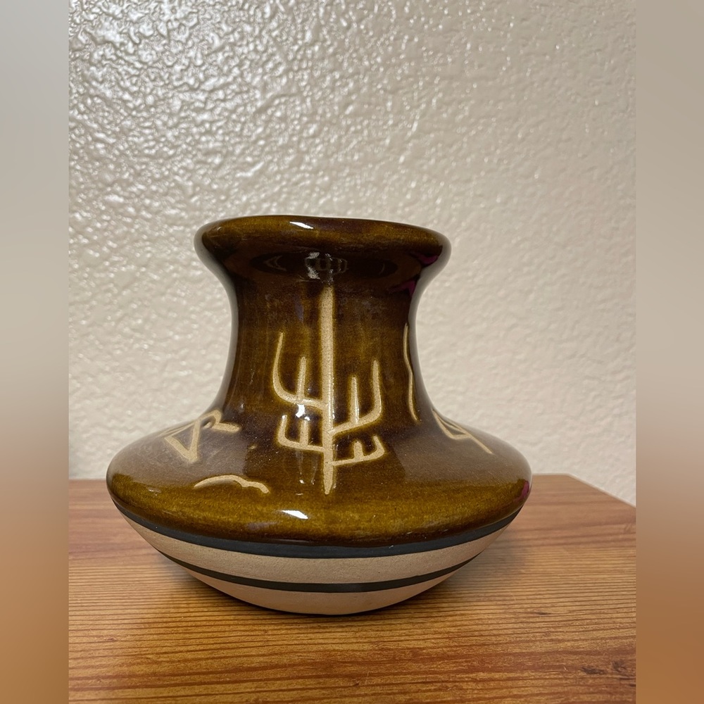 Native American Vintage Art Pottery Ceramic Vase 5” Tall